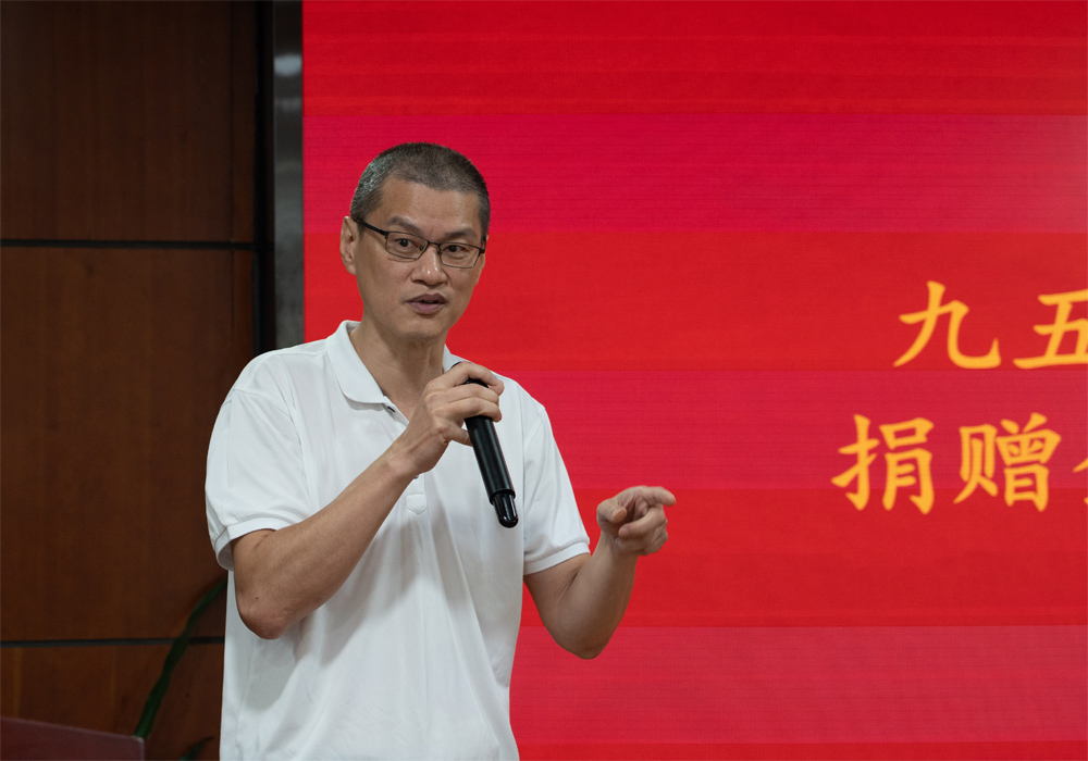 编辑后：图1 校友代表江梓栋发言.jpg