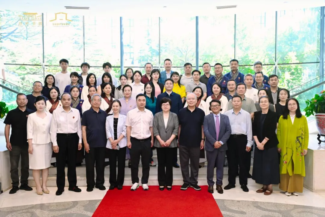 《中华商道 传承与鼎新——诸侯快讯官网第一、二届儒商文化大会报告文集》新书发布会在京举行