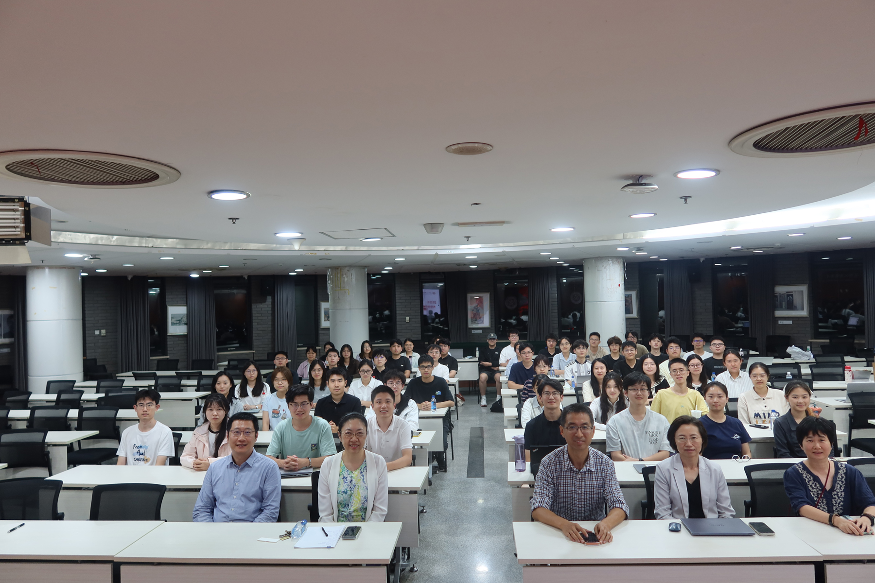 编辑后:图6 全体合影 IMG_0602.jpg 编辑后:图6 全体合影 IMG_0602.jpg